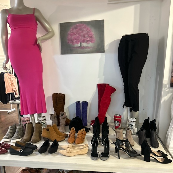 Please like this listing to be notified when I go live - Picture 6 of 6